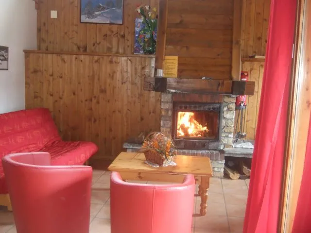 Coté salon cheminée 