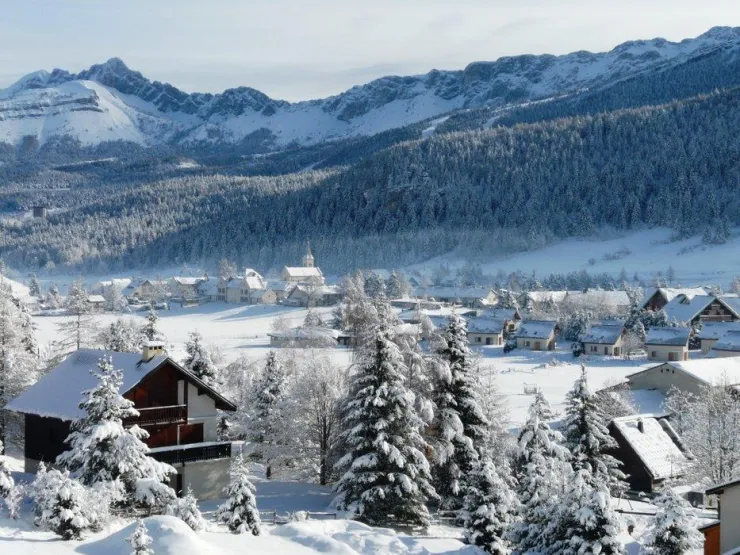  sur le chemin en direction de la "glacière" : trou profond appelé scialet,autrefois présence de glace été comme hiver, servant de chambre froide aux maquis du Vercors