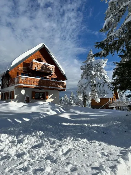 CHALET LE LAPIAZ  APPARTEMENT 9 PLACES ETAGE