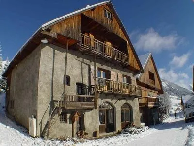 La chalet L'Oule d'Or (XVI Siecle)