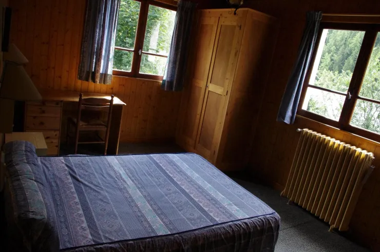 Chambre 1 lit double (rez de chaussée côté forêt)