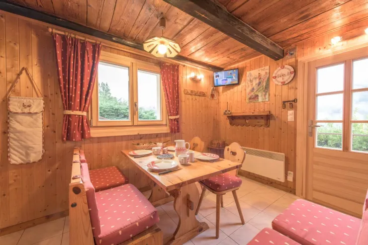 Living room, ground floor (wifi & TV)