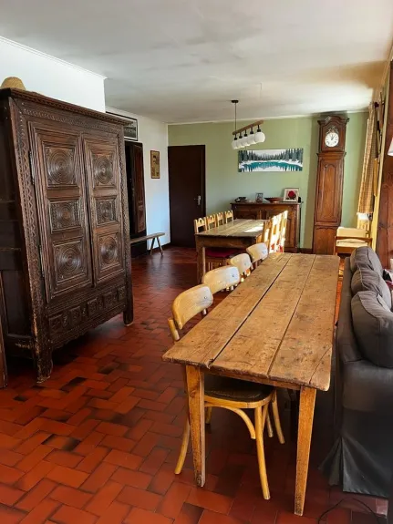 Salle à manger et table de travail
