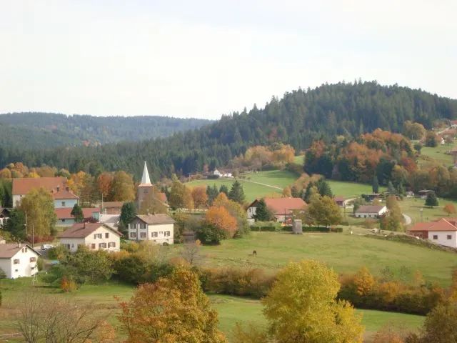 le village vu du chalet (début d'automne)