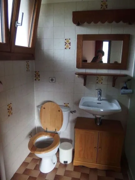 salle   d'eau  et toilettes