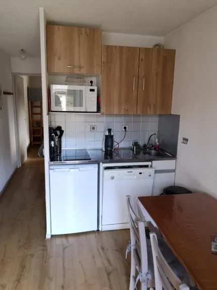 Kitchenette avec équipement complet