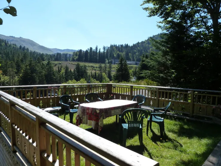 Une des terrasses en été