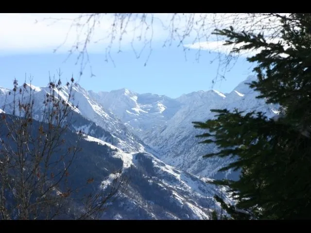VUE DU SALON VERS L'ANDORRE, HIVER