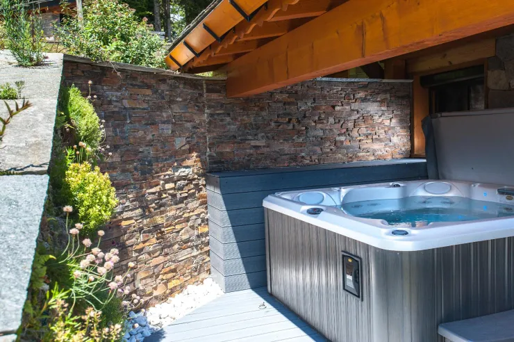 PRIVATE JACUZZI