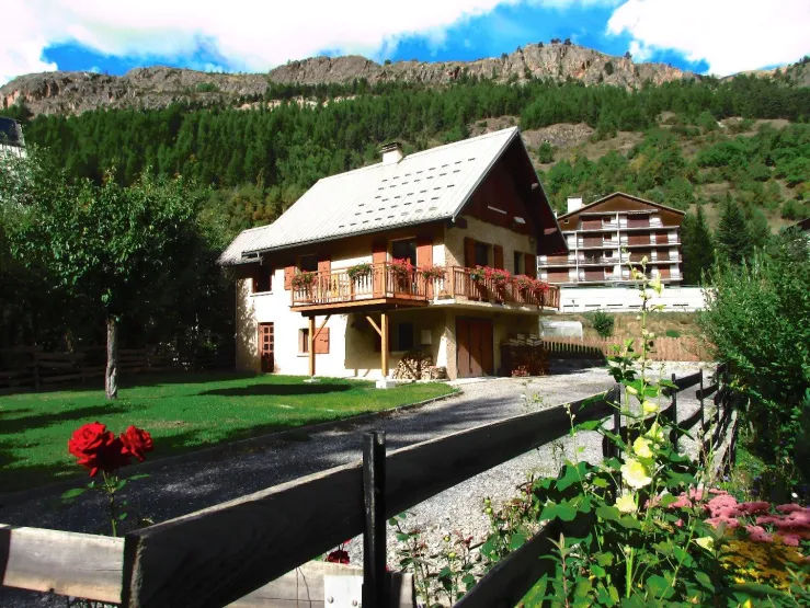 Chalet face sud ouest en été