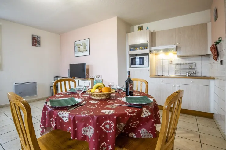 pièce principale (la cuisine a été entièrement refaite depuis, voir photos de la cuisine)