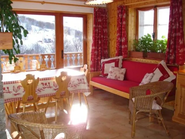 Living-room in "Levanna 3" appartment with south balcony