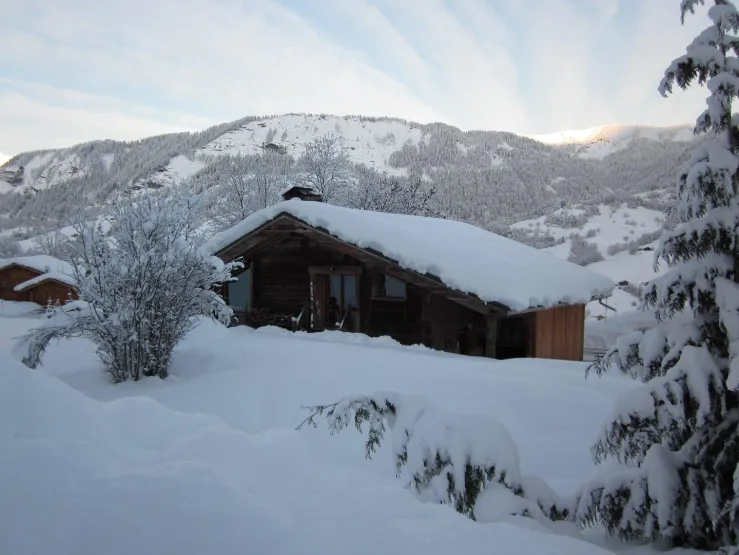 le chalet sous la neige