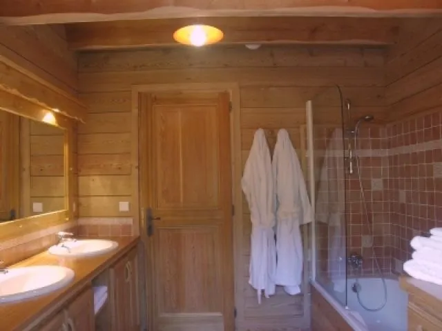 Une salle de bain.