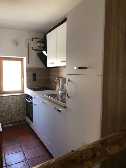 New kitchen installed in April 2022