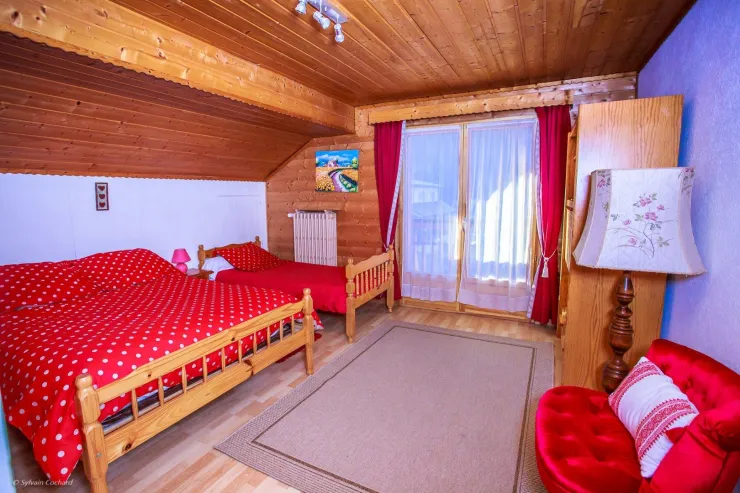 chambre située au 1er étage pour 1 couple et 1 enfant