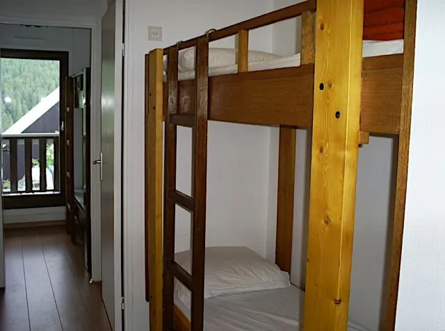 Bunkbeds in the hallway