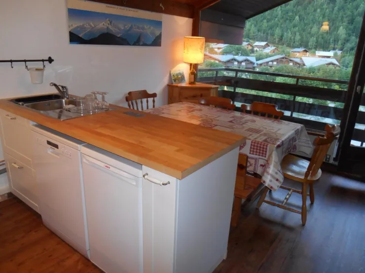 Cuisine avec vue sur le Dôme de Miage, au calme et sans vis-à-vis