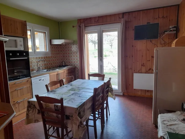 CUISINE AVEC SORTIE COTE JARDIN