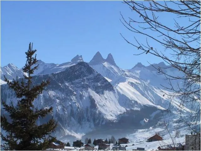 Les aiguilles d'Arves vues depuis la terrasse.
