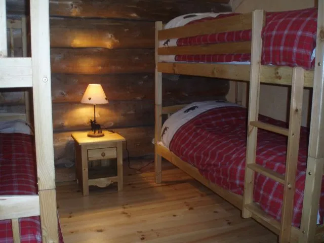 chambre étage avec 4 couchage et commode