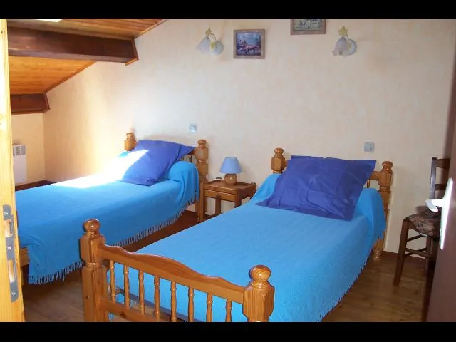 chambre :2 lits en 90