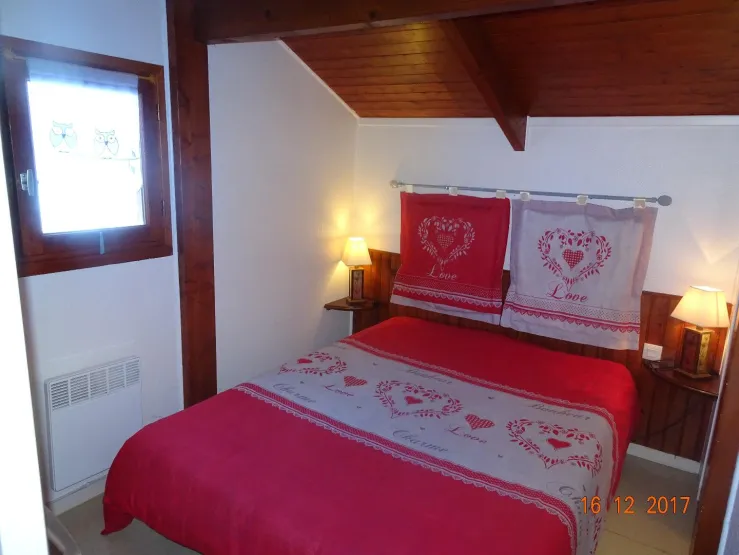 à l'étage Chambre lit 140