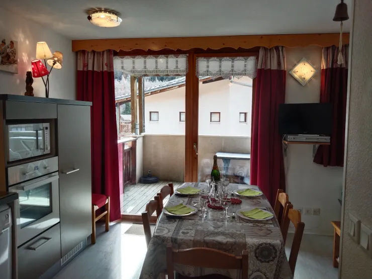 Dining area with view of the 13.5m² south-facing terrace