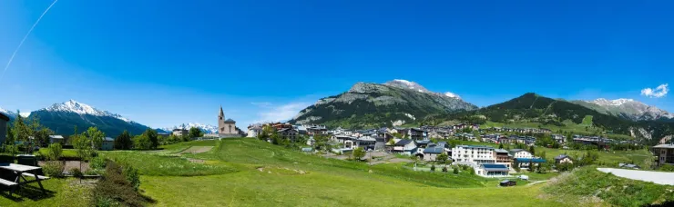 Vue  panoramique depuis le gîte en été
