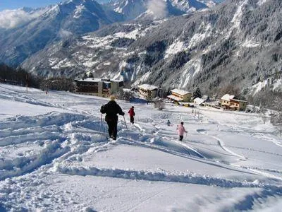 piste des clochettes  arrivée devant la location (piste verte équipée de canons à neige)
