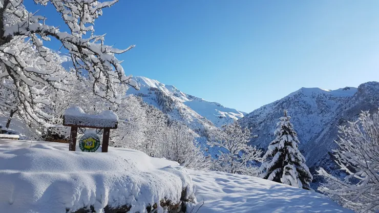 Le jardin en hiver vue sur le parc des ecrins