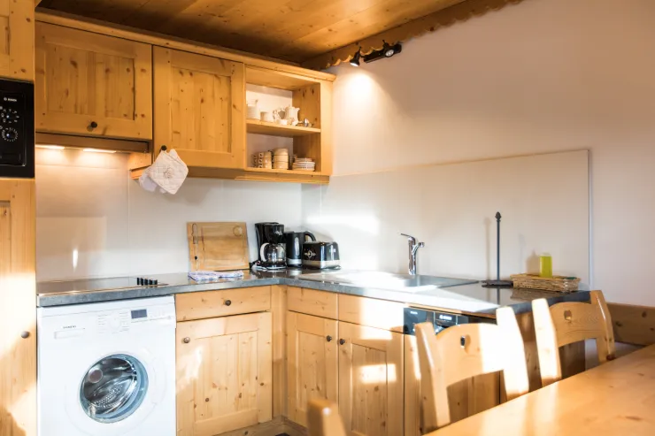 The fully equipped kitchen