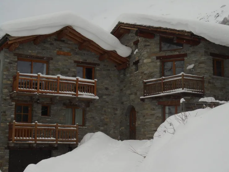 Le chalet l'hiver