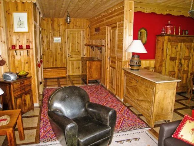 l'entrée vue du salon