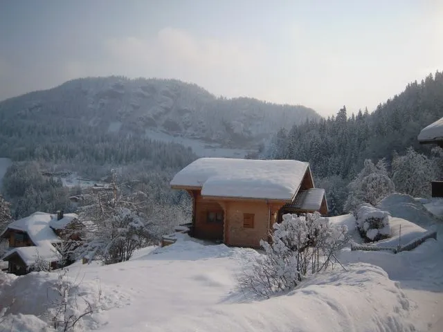 vue de côté (côté accès voiture