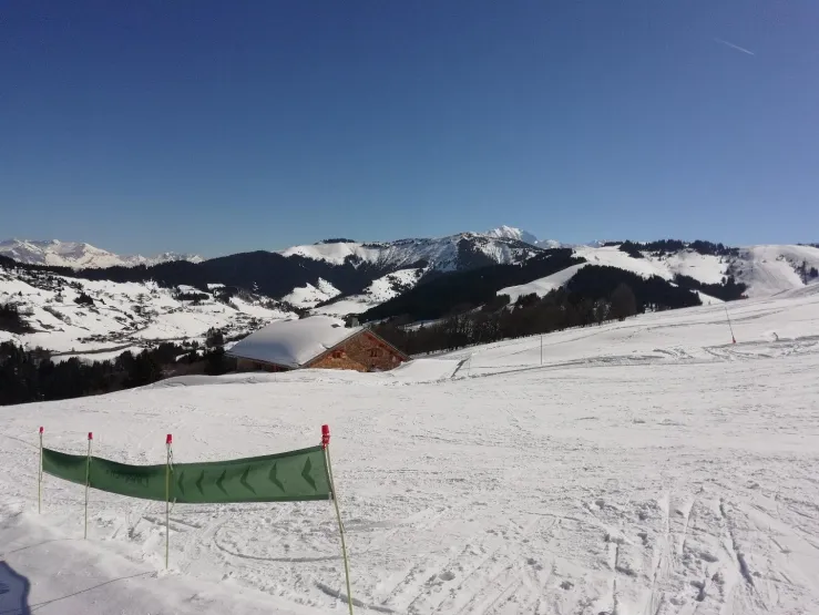 Vue du chalet de la piste de Crestera 