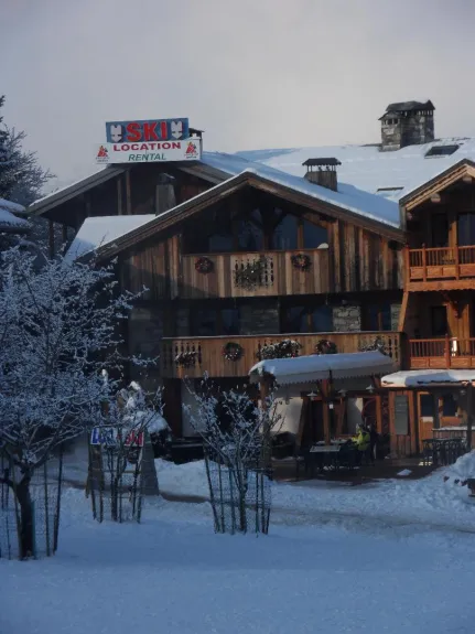 Outside vue from ski area.