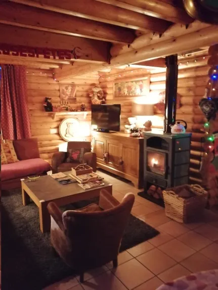 Salon, poêle, TV
