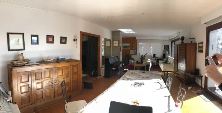 Salle à manger donnant sur grande terrasse (RDC)
