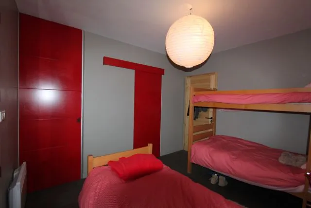 kid's bedroom 1