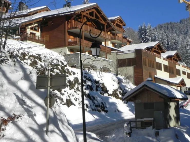 Arrivée aux Oursons sous la neige