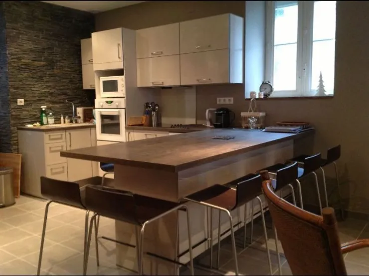 His(Her,Its) design equipped new cooking(kitchen), washes dishes(crockery), oven, microwave, fridge-freezer, quality dishes(crockery), washing machine and tumble-dryer + highchair baby and stool child, stroller canes.