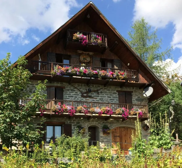 Appartement au 2eret au rez de chaussé