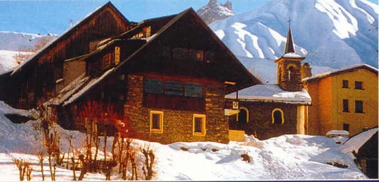 pour tous ceux qui recherchent un dépaysement montagnard surprenant dans un hameau typique savoyard....