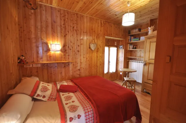 Double room called Marmotte on the 1st level. bedsize 140x200