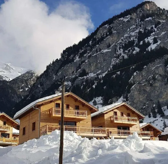 Chalet des marmottes on the left. Possibility to rent both twin chalets together (Chalet des Marmottes and Chalet des Ours (bears)  for max. capacity of 23 persons.