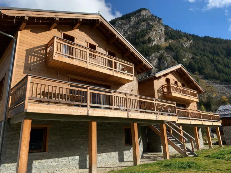 Chalet des marmottes on the left. Possibility to rent both twin chalets together (Chalet des Marmottes and Chalet des Ours (bears)  for max. capacity of 23 persons.