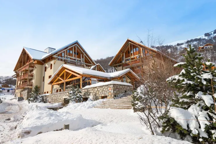 The residence "Chalets du Galibier" at winter time
