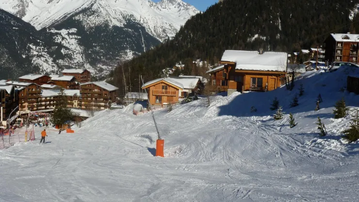 Chalet et la station de Valfrèjus