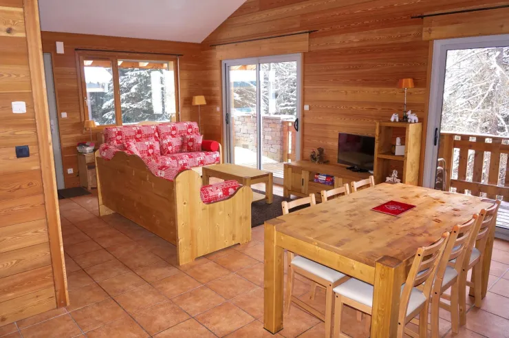 Large, spacious and bright living room/dining room, with balcony